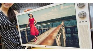 Tivi cổ vừa lạ, vừa sang