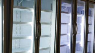 Cách sửa tủ mát đóng không chặt trước khi xảy ra hậu quả lớn